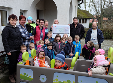 VSB übergibt Spende an Kita "Rappelkiste"